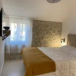 Cozy Seaview Retreat Apartman *