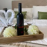Cozy Seaview Retreat Apartman