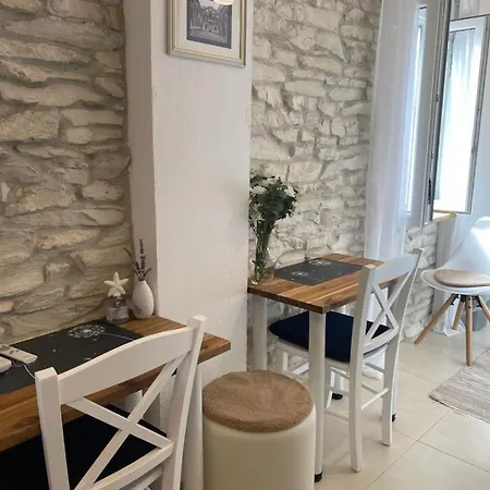 Cozy Seaview Retreat Split