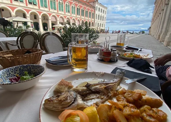 Cozy Seaview Retreat Сплит