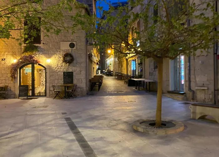 Cozy Seaview Retreat Апартаменты Сплит