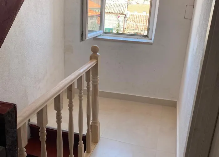 Cozy Seaview Retreat