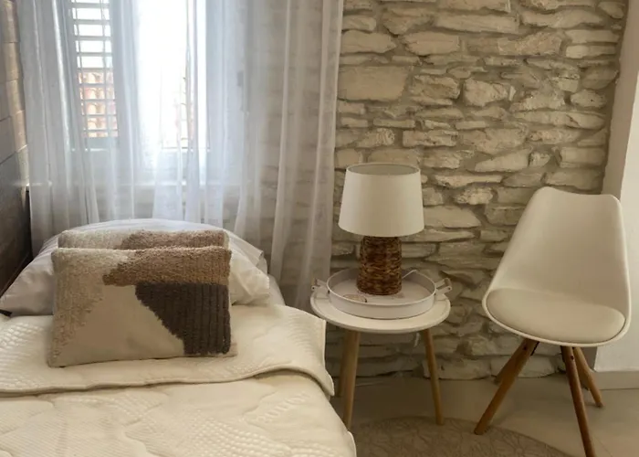 Cozy Seaview Retreat Апартаменты *