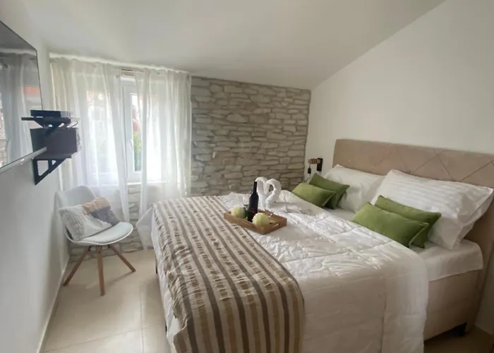 Cozy Seaview Retreat