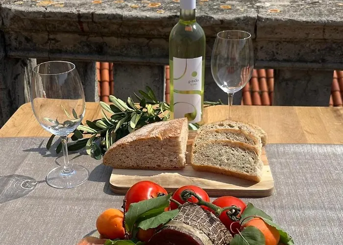 Cozy Seaview Retreat Сплит